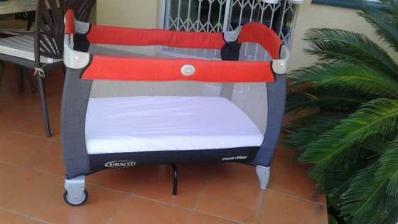 Graco Camping cot for sale with no accessories and brand new mattress