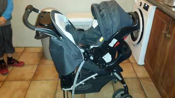 Graco Car chair and seat combo