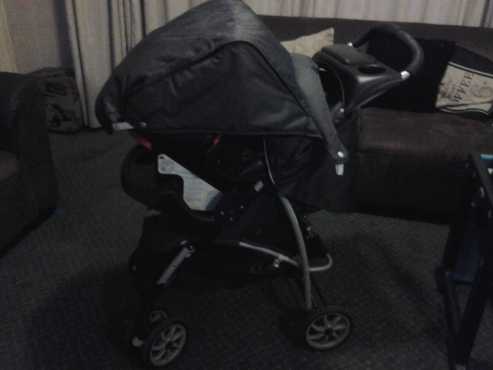 Graco pram and carseat combo for sale