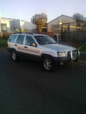 Grand Cherokee Laredo 4matic 4x4.