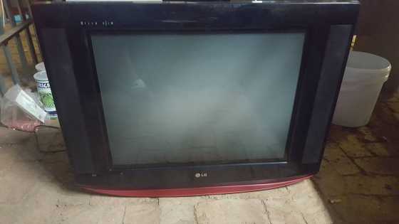 Groot 74 cm tv te koop