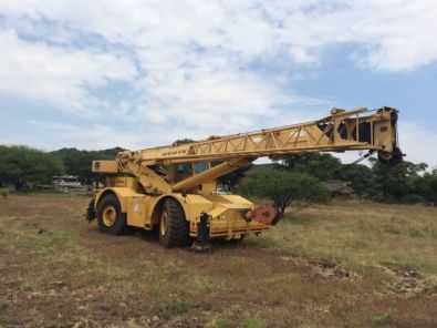 Grove RT-740 Rough Terrain Crane