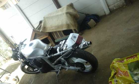 gsxr750preslingsot running.fearing needs to be asembled. to swop for why or 10.000