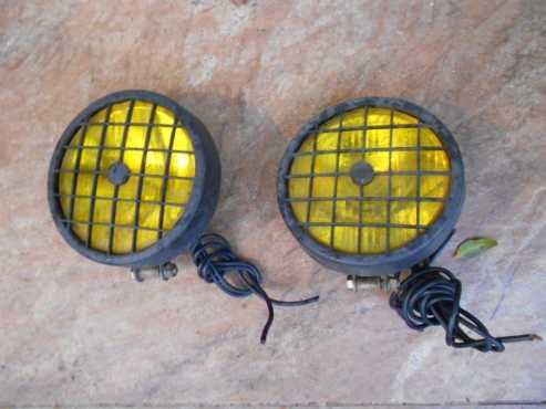 Halogen yellow bumper fog light set