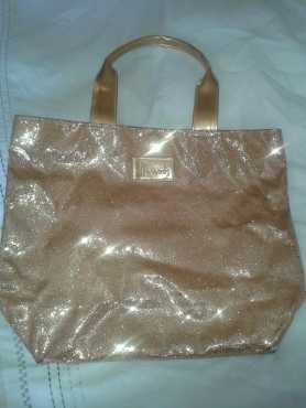 Harrods Tote bag in tiny gold sequences, in excellent condition