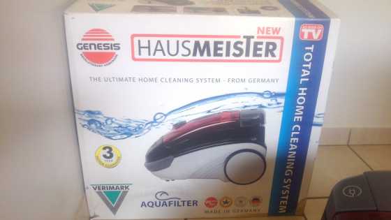 HAUSMEISTER wet and dry vacuum cleaner