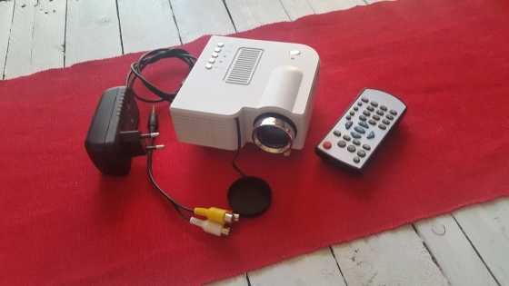 HD-VIDEO PROJECTOR