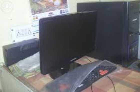 hdd.120gb,dvd writer,17inch lcd monitor keyboard Intel P4,cpu,2.4ghz,ram.2gb,with