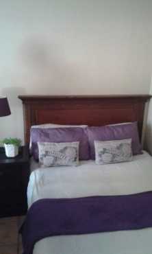 HEADBOARD. HEADBOARD (QUEEN) (Wetherlys Lampung Range). SOLID WOOD, MOHOGANY.