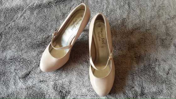 Heels size 7