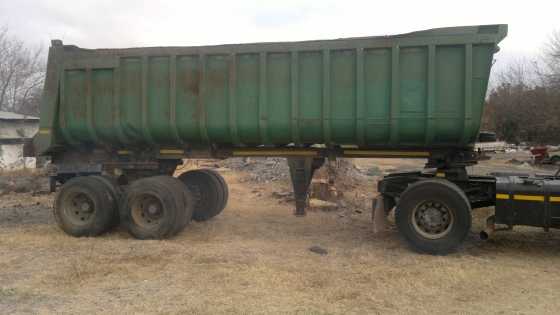 Henred tip trailer