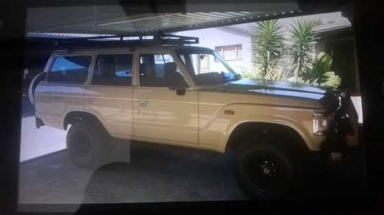 Het n 1985 Toyota Land Cruiser FJ62