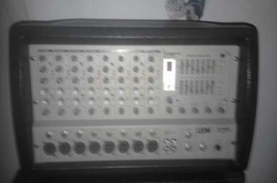 Het n Leem 840 power mixer met 2 15 inch CAS speakers te koop