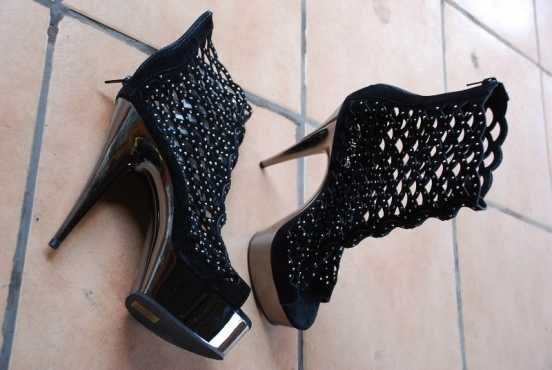 hi heels size 9 and 10