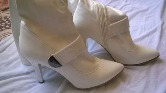 High heel ladies boots for sale