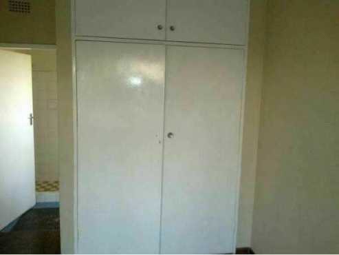 Hillbrow near Hillbrow Police Station open plan bachelor flat to let for R1820