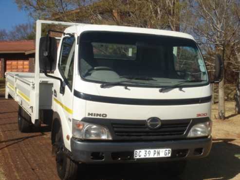 Hino 300 915 Dropsides 5Tonner