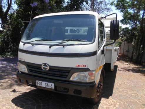 Hino 300 915 Turbo 5 ton Dropsides