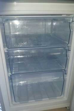 Hisense 230L Frost free fridgefreezer combo