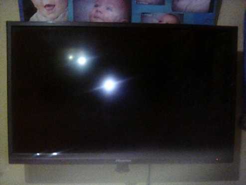 Hisense 32inch flat screen tv