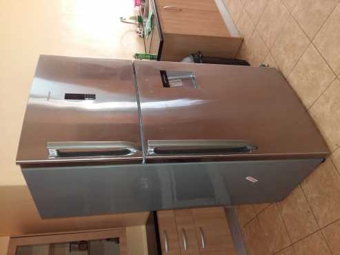 Hisense 545L Fridge Freezer