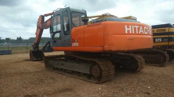 HITACHI ZAXIS 200