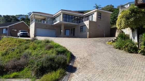 HOLIDAY ACCOMMODATION  - GLENTANA  25Km from George and Mosselbay. Self-catering flat  - sleep 5 peo