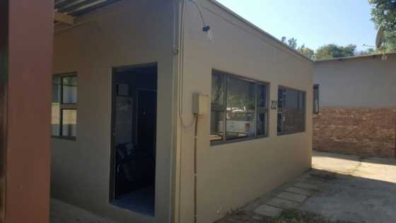 HOLIDAY HOME FOR SALE -BONAMANZI-BRONKHORSTSPRUIT DAM