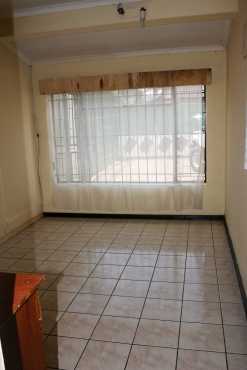 Homely comfortable Cottage  flat-let to rent in Verwoerdpark Alberton