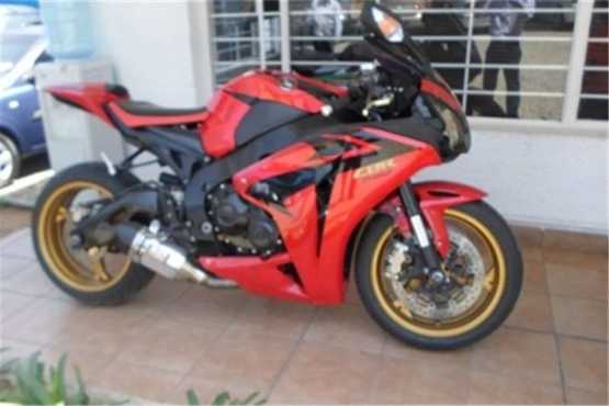 Honda CBR 1000 RR FIREBLADE