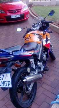 honda cbr . km8400 2006 125cc