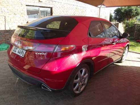 HONDA CIVIC 5 DOOR 1.8