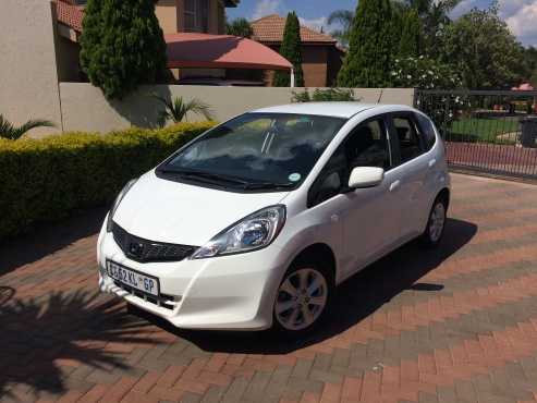 Honda Jazz 1.3 Comfort i-vtec, white, Petrol 5 speed, Exc condition, 49,000 km