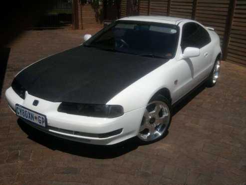 Honda prelude teruil vir n netjiese 4deur kar