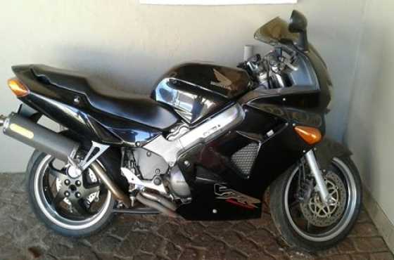 Honda vfr 800 2006 model