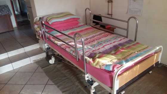 HOSPITAL BED  2 FORE SALE