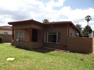 Hous amp Flat For Sale in Eloffsdal