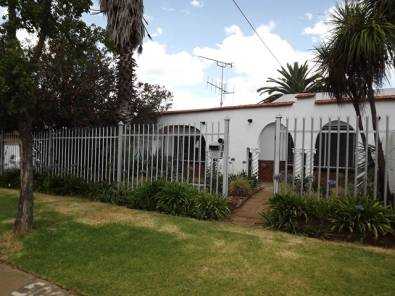 House amp Outbuilding in Roseville For Sale