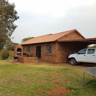House available in Kameeldrift East