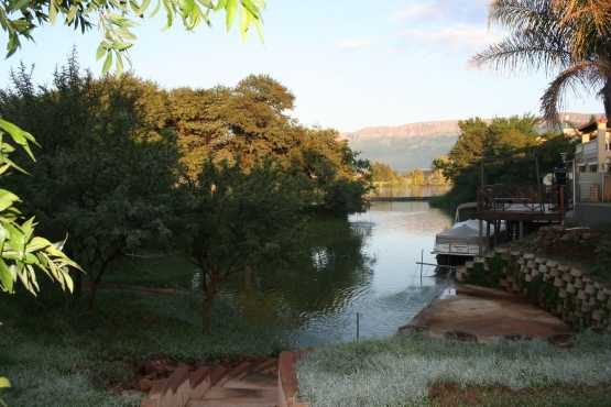 House for Boaters at Hartbeespoort Dam. In Secure Equestrian, Boating and Golfing Estate