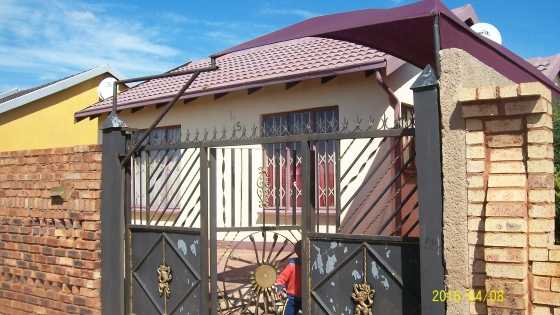 HOUSE FOR SALE IN SOSHANGUVE-XX