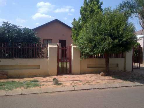 HOUSE FOR SALE IN SUN VALLEY MAMELODI WEST 560000