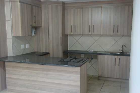 HOUSE  GARDEN FLAT TO RENT FROM OWNER  BEAUTIFUL AND NEWLY RENOVATED - MIDRAND  SECURITY ESTATE