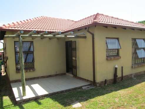 HOUSE I HEATHERVIEW COMPLEX, PRETORIA NORTH