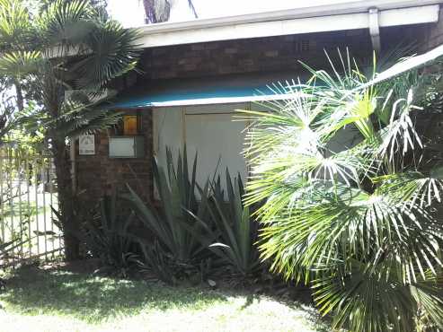 House with 2 x 1 bedroom flats for Sale Pretoria Gardens