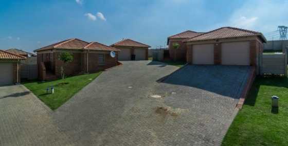 Houses  to  rent  in Thatch Hill Esate near Rooihuoskraal