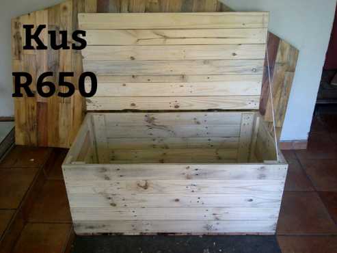 Hout kis te koop