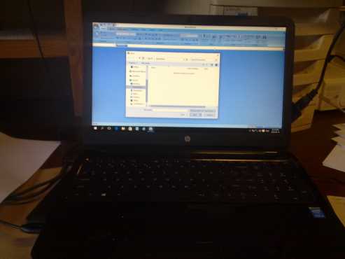 HP 15 Notebook 15-r005si