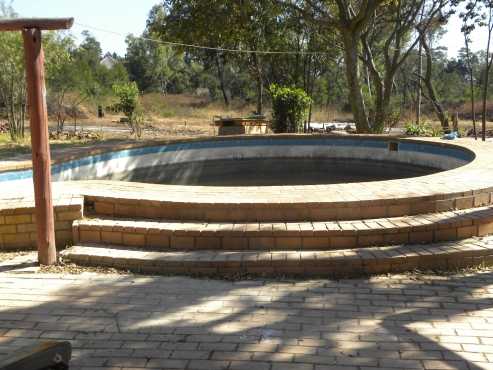 Huis en Woonstel op kleinhoewe 15 km vanaf Woodlands op Garsfontein weg