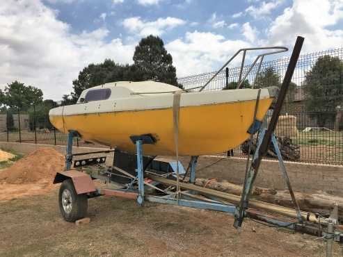 hunter 19ft on trailer priced to go